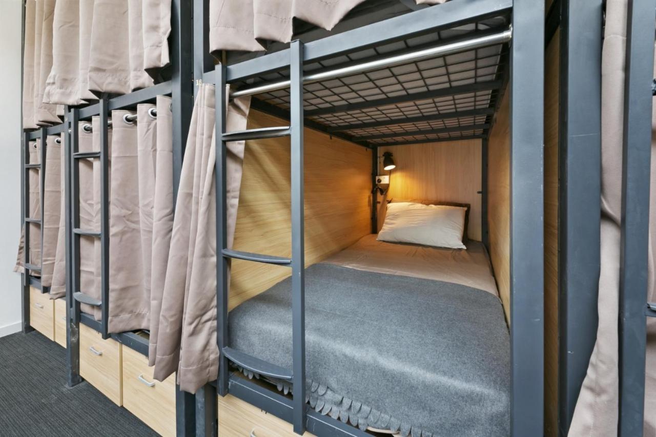 Small Pod in Shared Dorm,1089921494:JPEG